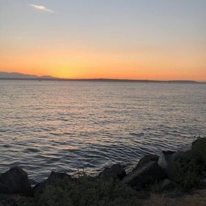 Meet your Posher, Vee